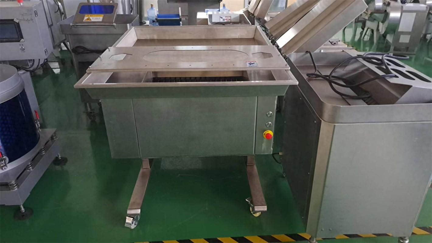 學(xué)生食堂廚房里的“常客”，鮮排骨切塊機(jī)能把排骨開條切粒